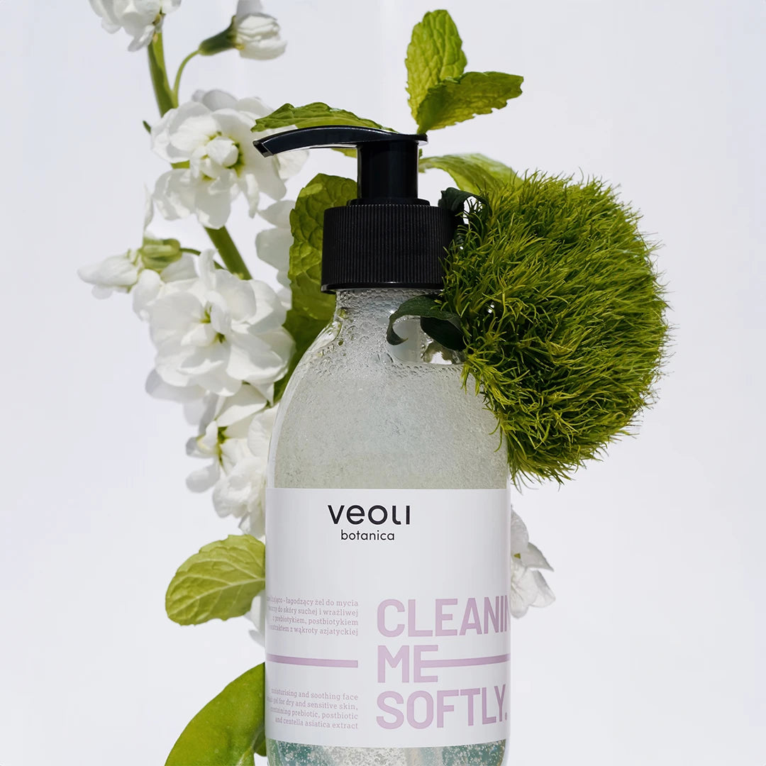 Veoli Cleaning Me Softly - Hydrating Cleansing Gel - Green Tea & Matcha Scent - For Dry & Sensitive Skin
